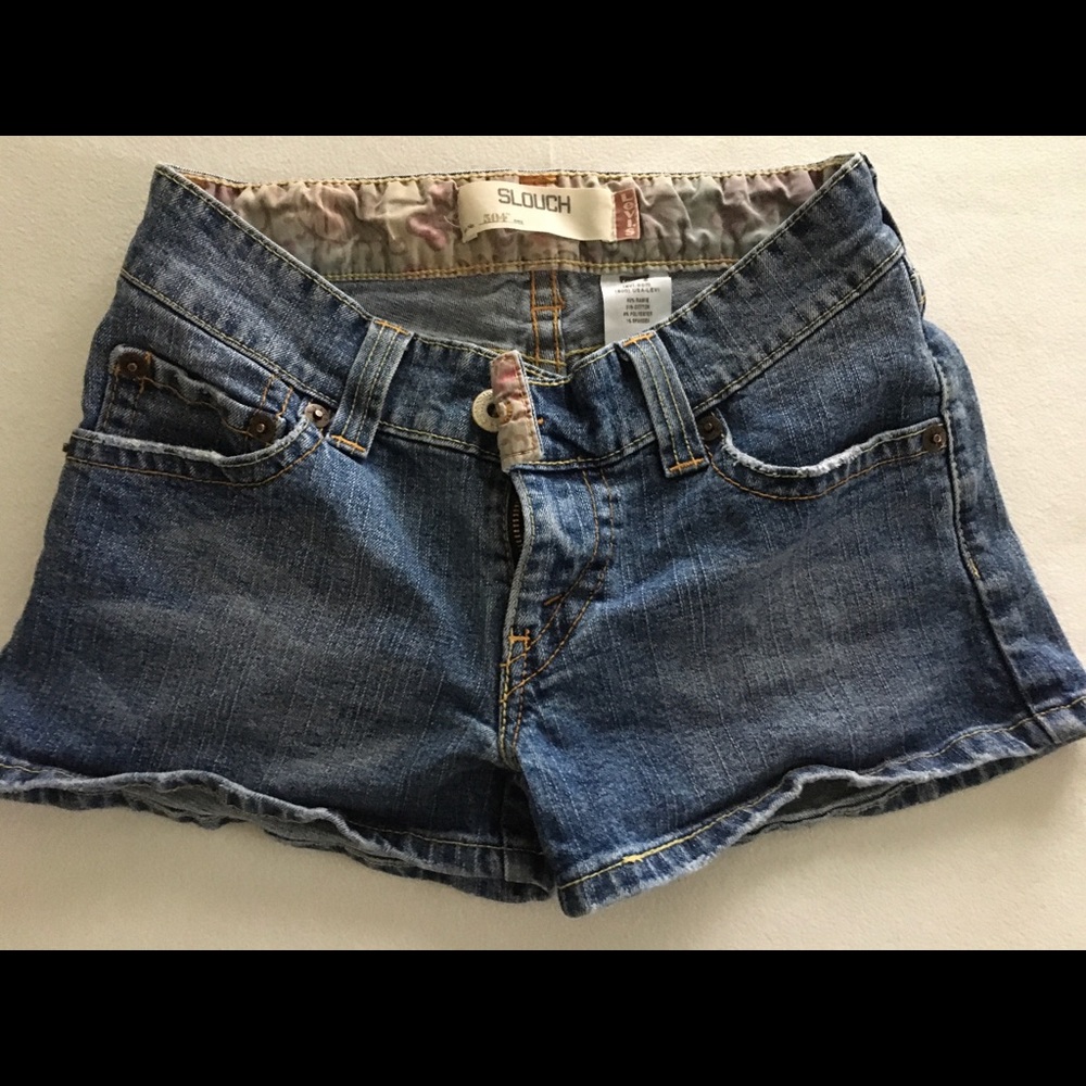 Levi slouch shorts